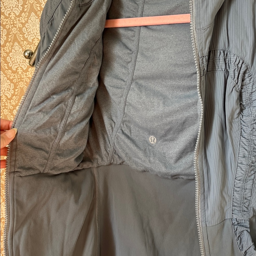Lululemon Reversible Jacket - Picture 6 of 8